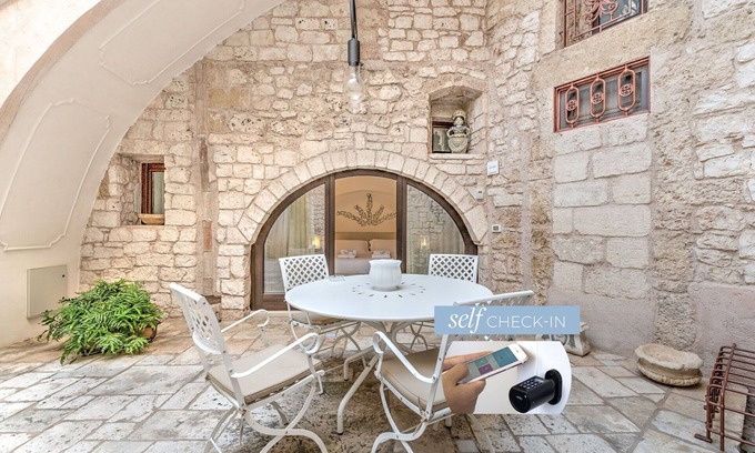 Carovigno Bed & Breakfast | Cozy Bed & Breakfast in Carovigno with Kitchen Amenities