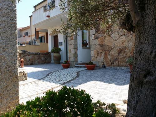 La Maddalena Bed & Breakfast | Cozy Oceanfront Retreat at Bed & Breakfast Mare Isole