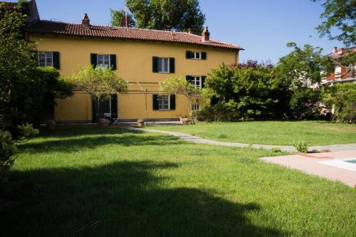 Ivrea Bed & Breakfast | Experience Villa Camilla: 4-Star Poolside Retreat