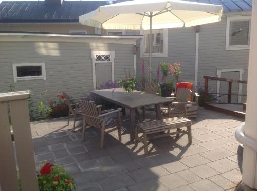 Harnosand Bed & Breakfast | Cozy Bed & Breakfast Villa Sedin: Pet Friendly Retreat
