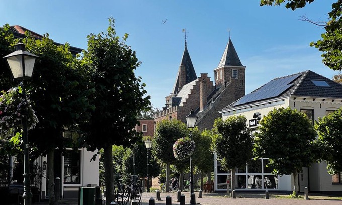 Burgh-Haamstede Bed & Breakfast | Inviting Bed en Baguette with Breakfast & Hot Tub Bliss