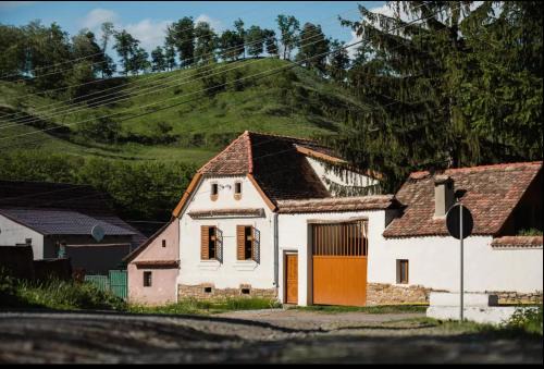 Mosna House | Family-Friendly Retreat at Bed & Wine Transylvania