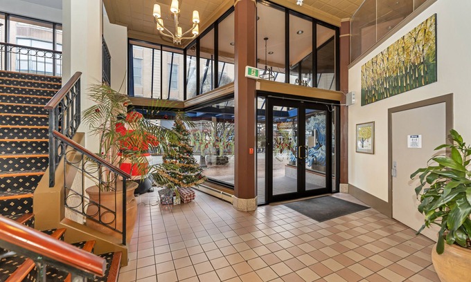 Downtown Victoria Hotel | Top-Rated Eco-Friendly Stay at Bedford Regency Hotel