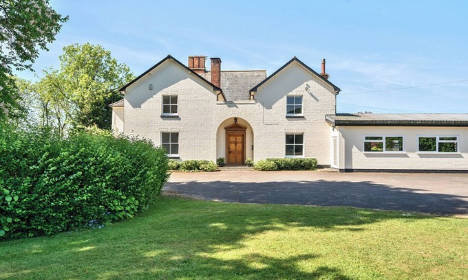 Eye Cottage | Discover BEDINGFIELD HOUSE: Pet Friendly with Pool Access