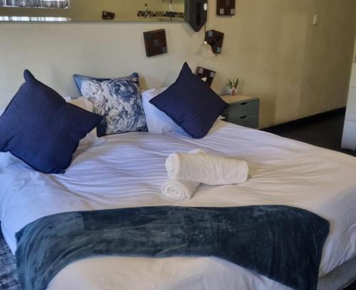Strand House | Budget-Friendly Bedrock Guest Studios with Pet-Friendly Amenities