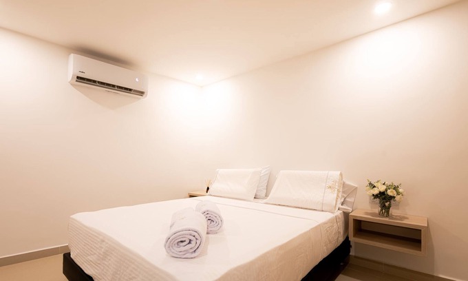 Manga Hotel | Bedroom hotel in lovely Cartagena de Indias with WiFi, AC, TV & Private bathroom