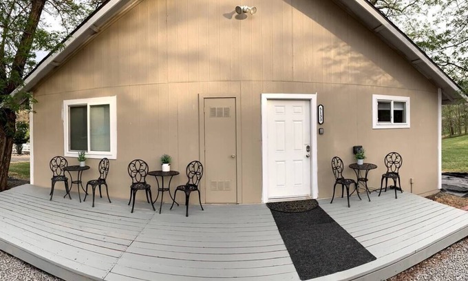 Hornbrook Apartment | Cozy Retreat with Fire Pit & BBQ on Klamath River