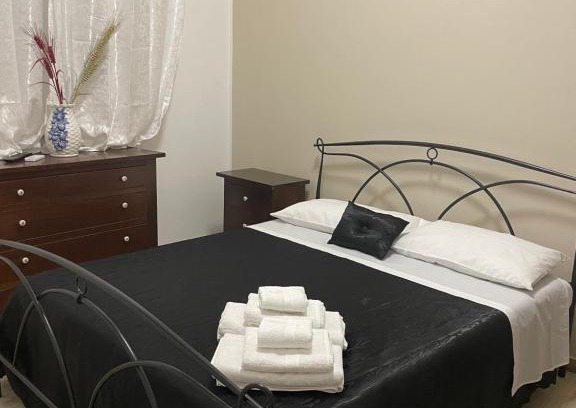 Pachino House | Guest Rated 10/10 at Bedrooms Rachele: Family-Friendly Stay