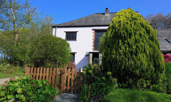 Brazzacott Cottage | Pet-Friendly Beech Cottage: Character Retreat in Warbstow