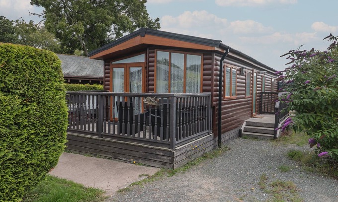 Swanage Cottage | Relax at BEECH: Hot Tub Retreat in Scenic Swanage