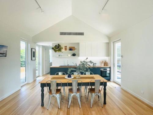 Beechworth House | Beechworth Breakaway: Perfect Escape for Two, Rated 9/10