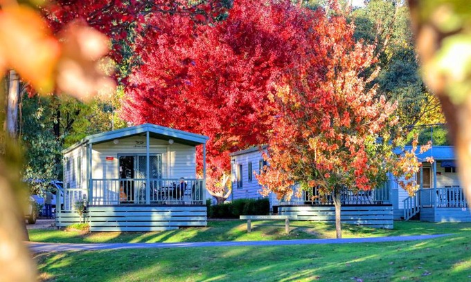 Beechworth Resort | Relax at Beechworth Lake Sambell Caravan Park - 4 Star Stay