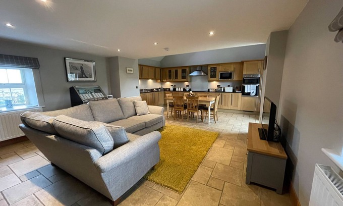 Tweedmouth Cottage | Beehive Barn