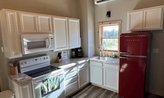 Markville Condo | Unforgettable Beer Creek Cabins Sanctuary Guest Suite