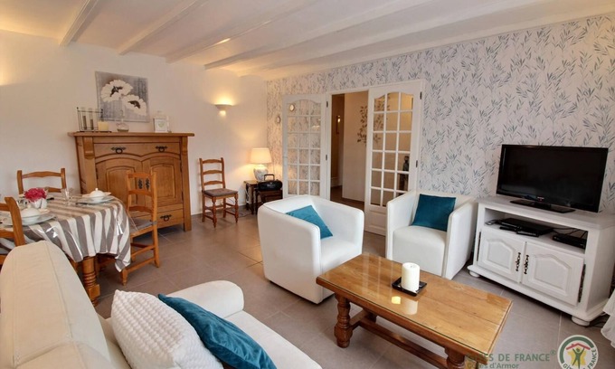 Lannion House | Inviting Beg Léguer - Oceanfront Retreat in Lannion