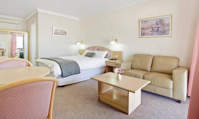 Bega Hotel | Discover Bega Village Motor Inn: Family-Friendly Stay