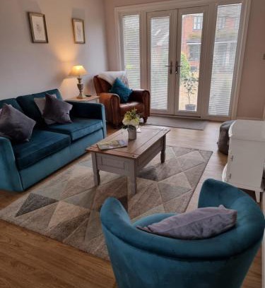 Melton Constable House | Guest Rated: Begonia Cottage - Family-Friendly Retreat