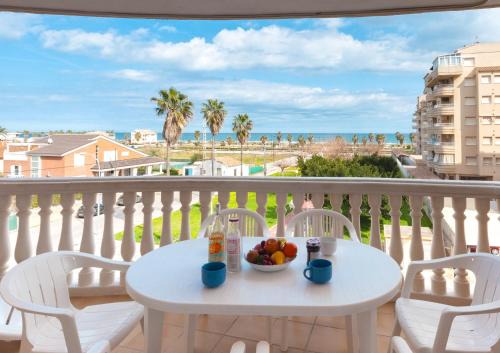 Daimuz Apartment | Discover Begonia: Oceanfront Escape with Pool & Family Fun