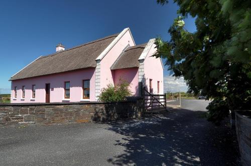 Doonbeg Bed & Breakfast | Discover Behan's Lodge: Guest Rated 9/10 Getaway