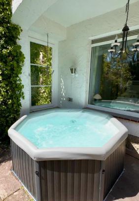 Bad Wilhelmshoehe Apartment | Highly Rated Apartments in Kassel, Germany - 9/10 Review
