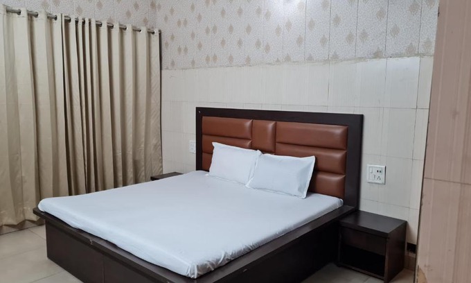 Amritsar House | Family-Friendly Retreat at Behl Ashiana Hotel