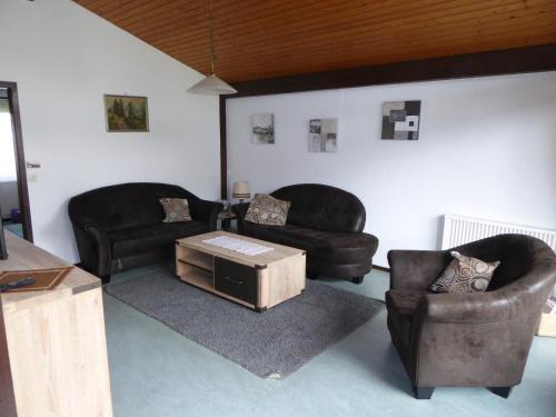 Immenstaad am Bodensee House | Behringer: Family-Friendly Retreat with Pet Accommodations