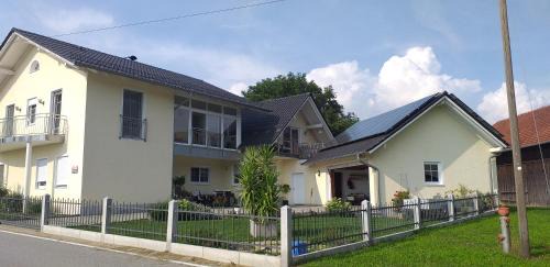 Aldersbach Apartment | Unforgettable Stay at bei den Geißens with Oceanfront Views