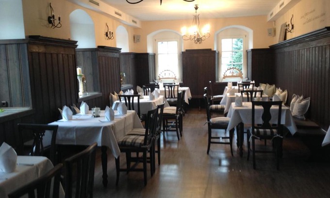 Hilbersdorf Hotel | Discover bei Zwillings Hotel & Restaurant - Rated 9/10