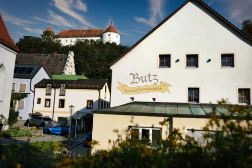 Worth an der Donau Hotel | Pet-Friendly Retreat at beim Butz with Great Amenities