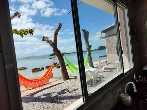 Caiacanga House | Unwind at Beira Mar: Private Beach & Breathtaking Sunset