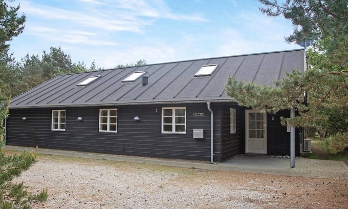 Læsø House | Cozy "Beka" Hotel - Steps from the Sea with Ocean Views