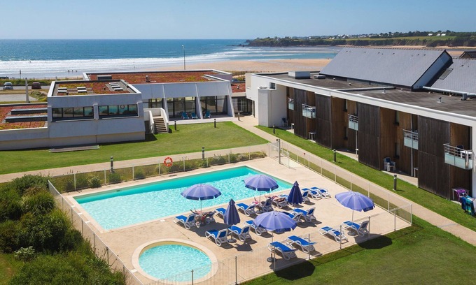Guidel-Plages Condo | Scenic Sea View Apartment with Pool Access and Breakfast