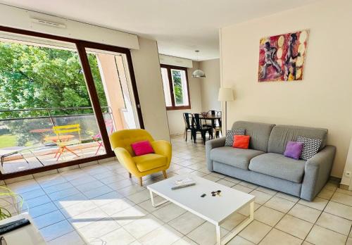 Annecy-le-Vieux Apartment | Explore Elegant Apartments in France with Breakfast Included