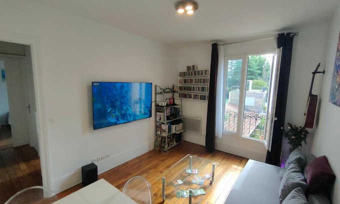 Silly-Gallieni Apartment | Charming Parisian Apartment Near Metro with Child-Friendly Amenities