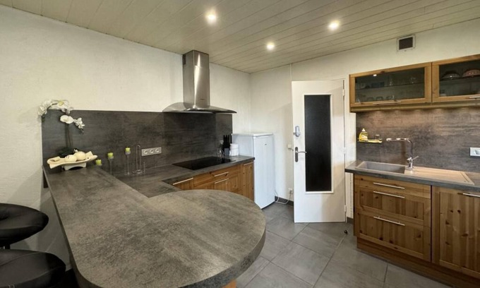 Clermont-Ferrand Apartment | Spacious 8-Person Apartment with Kitchen & Breakfast Options