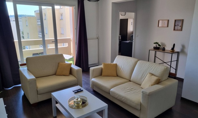 Givet Apartment | Comfortable 2-Bedroom Apartment with Ocean View & Spa