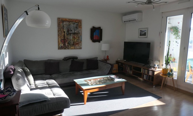 Lemasson Apartment | Elegant Apartment with Parking, Terrace & Spa Amenities