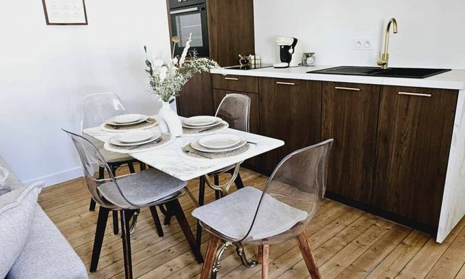 Troarn Apartment | Bel Appartement avec Terrasse entre Caen et la Mer