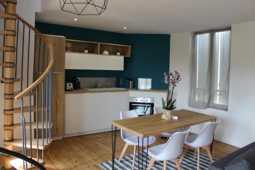 Uzerche Apartment | Scenic Vezere View Apartment - Perfect for Families