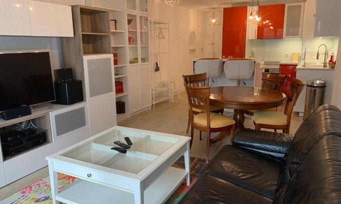 Saint-Denis Apartment | Spacious 65 m² Apartment - Guest Rated 9.3/10, Family-Friendly