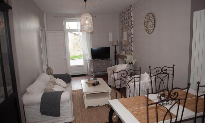 Margaux Apartment | Charming 88m² Stone Apartment with Timeless Elegance