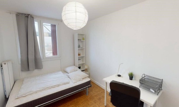 Jean Jaures Apartment | Convenient Getaway: Elegant Apartment in Central Le Mans