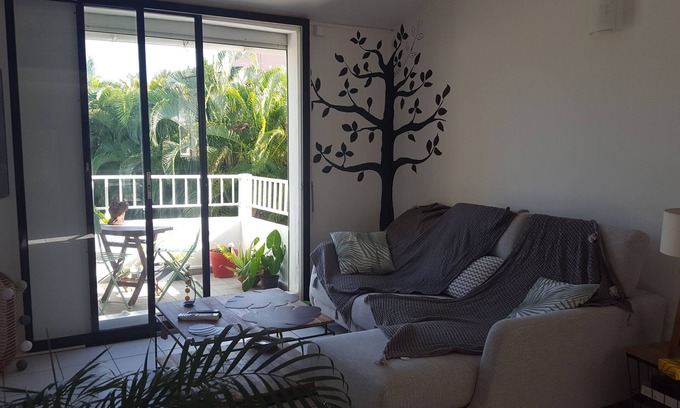 Dampierre Apartment | Beautiful T3 Apartment with Ocean View, Steps from Beach