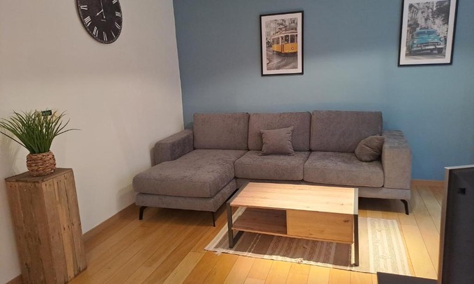 Ghent House | Charming Bel Etage Woning with Child-Friendly Amenities