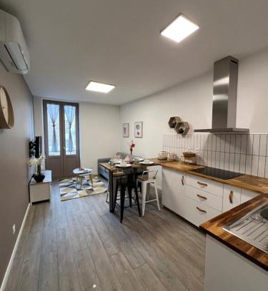 Brive-la-Gaillarde Apartment | Modern Bel T2: Family-Friendly Retreat in City Center