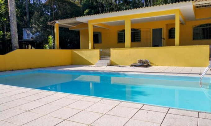 Suzano House | Relax at Bela Chácara: Pet-Friendly 4-Star Hotel Awaits