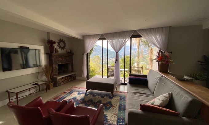 Valparaiso House | Peaceful Retreat at Bela Vista Reservas with Family Amenities