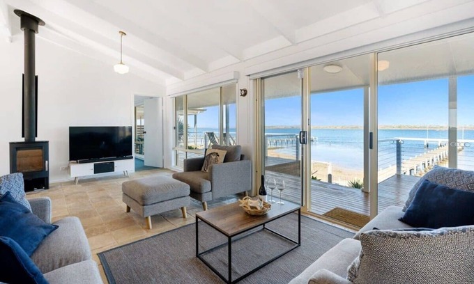 Nangkita House | Exceptional Stay at Beladura, Hindmarsh Island - Family Friendly