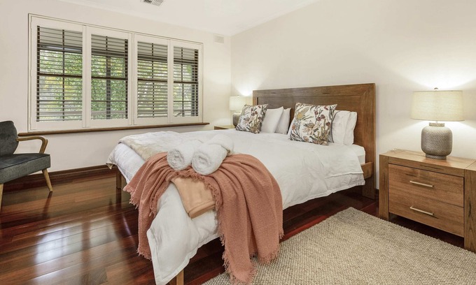 Belair House | Experience Belair Redgum-Retreat: 4-Bedroom Wildlife Escape