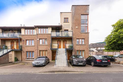 Sandyford Apartment | Discover Belarmine: Family-Friendly 4-Star Retreat